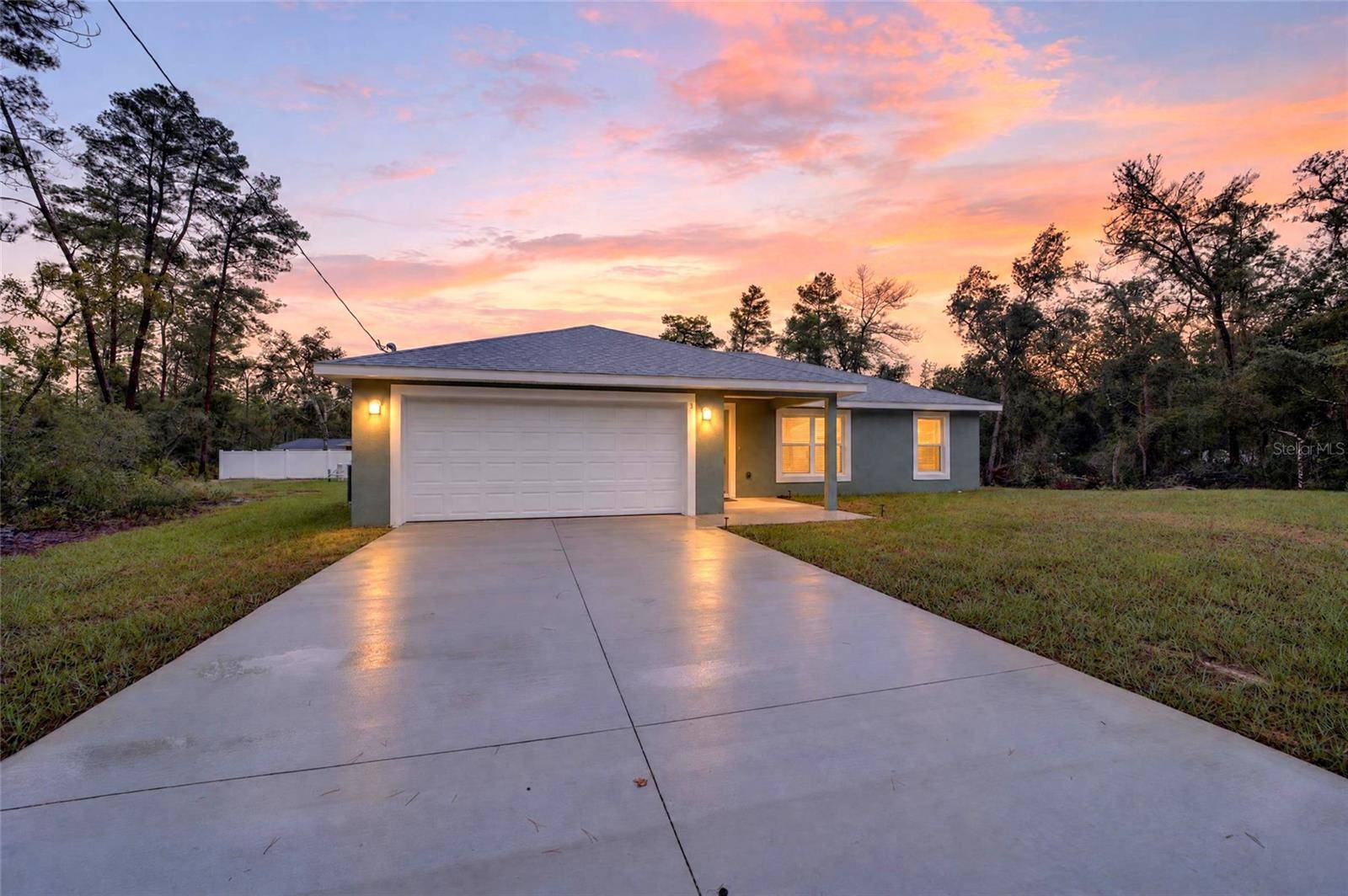 3 FISHER WAY PL, Ocklawaha, FL 32179