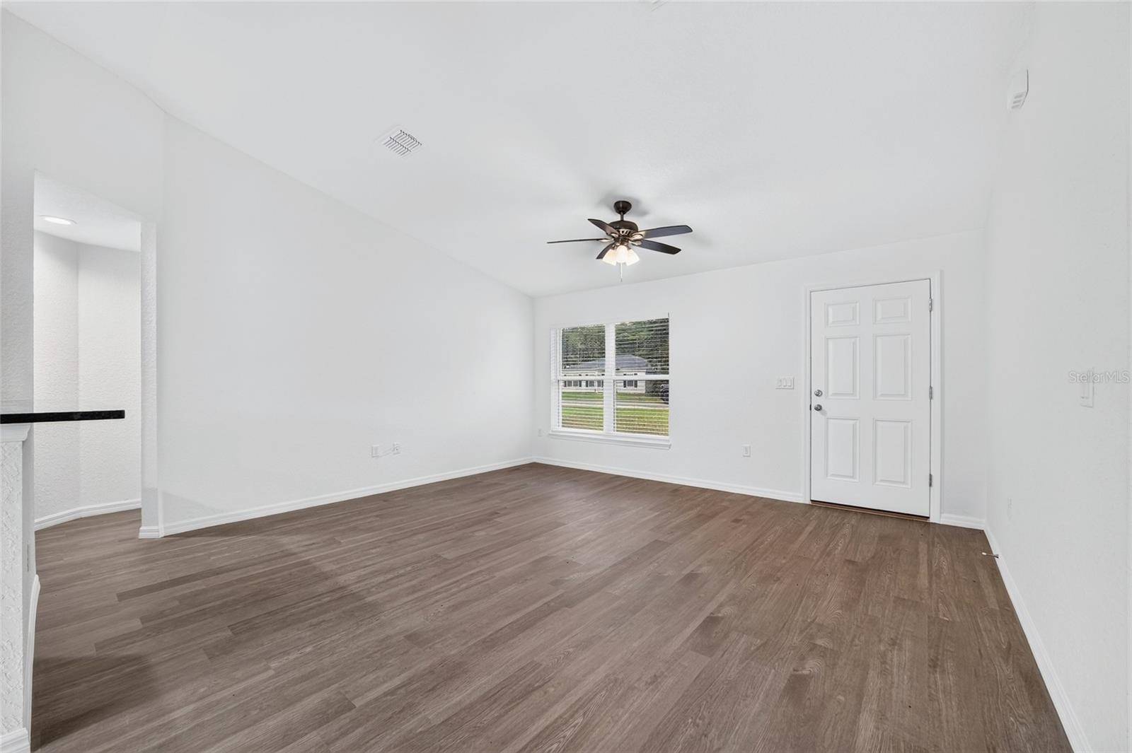 3 FISHER WAY PL, Ocklawaha, FL 32179
