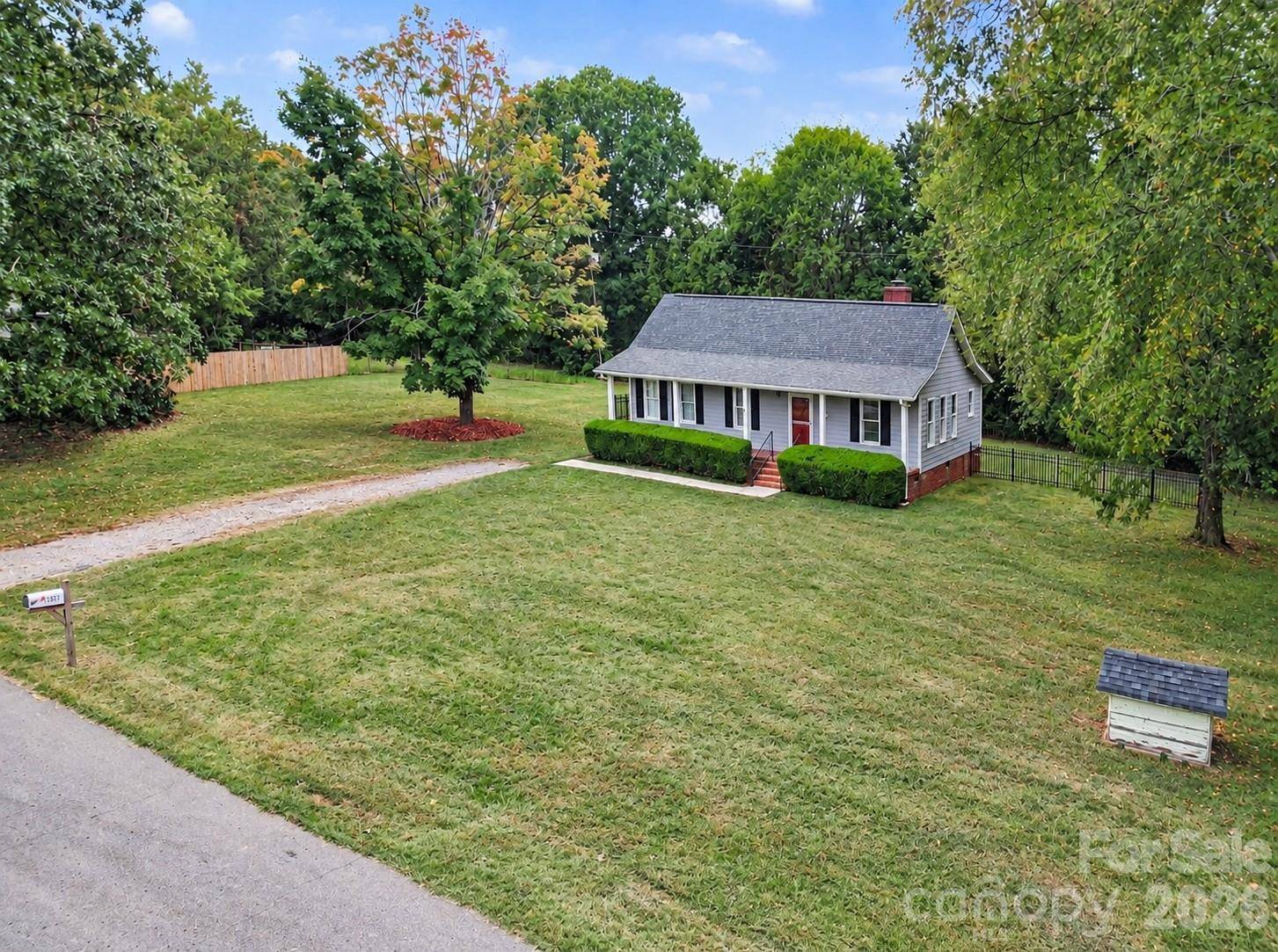 1617 Lawing RD, Charlotte, NC 28216