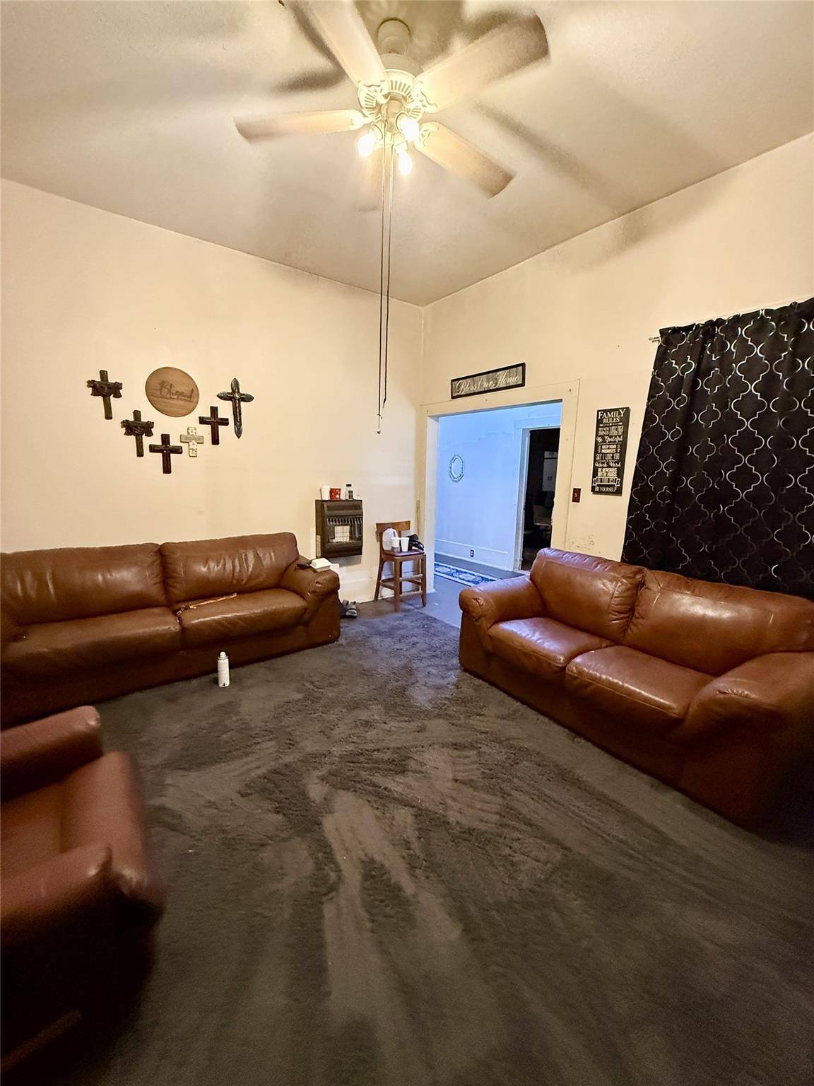 907 N Central Ave, Cameron, TX 76520