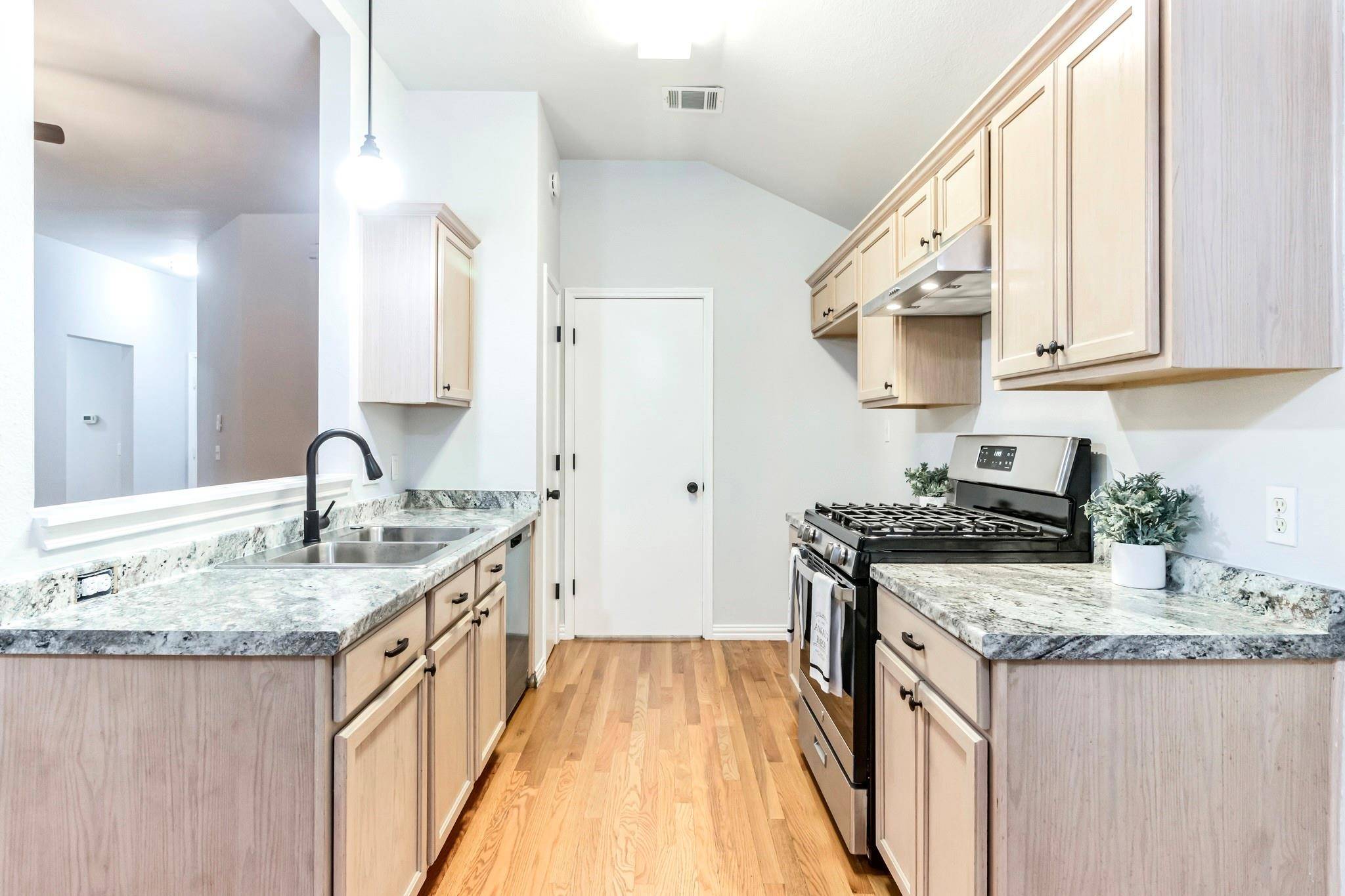 156 Keystone LOOP, Kyle, TX 78640