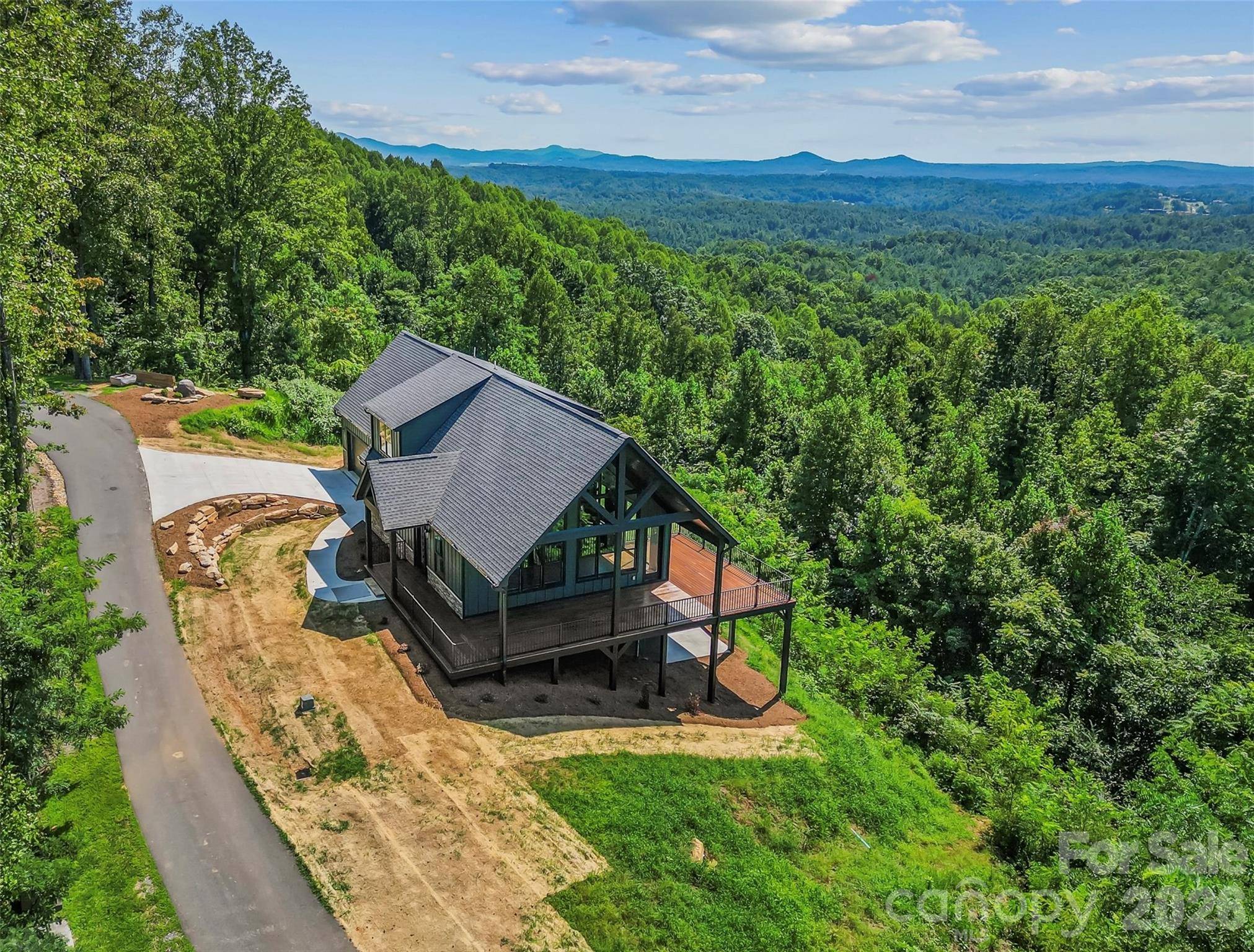 4898 Soaring Top LN, Lenoir, NC 28645