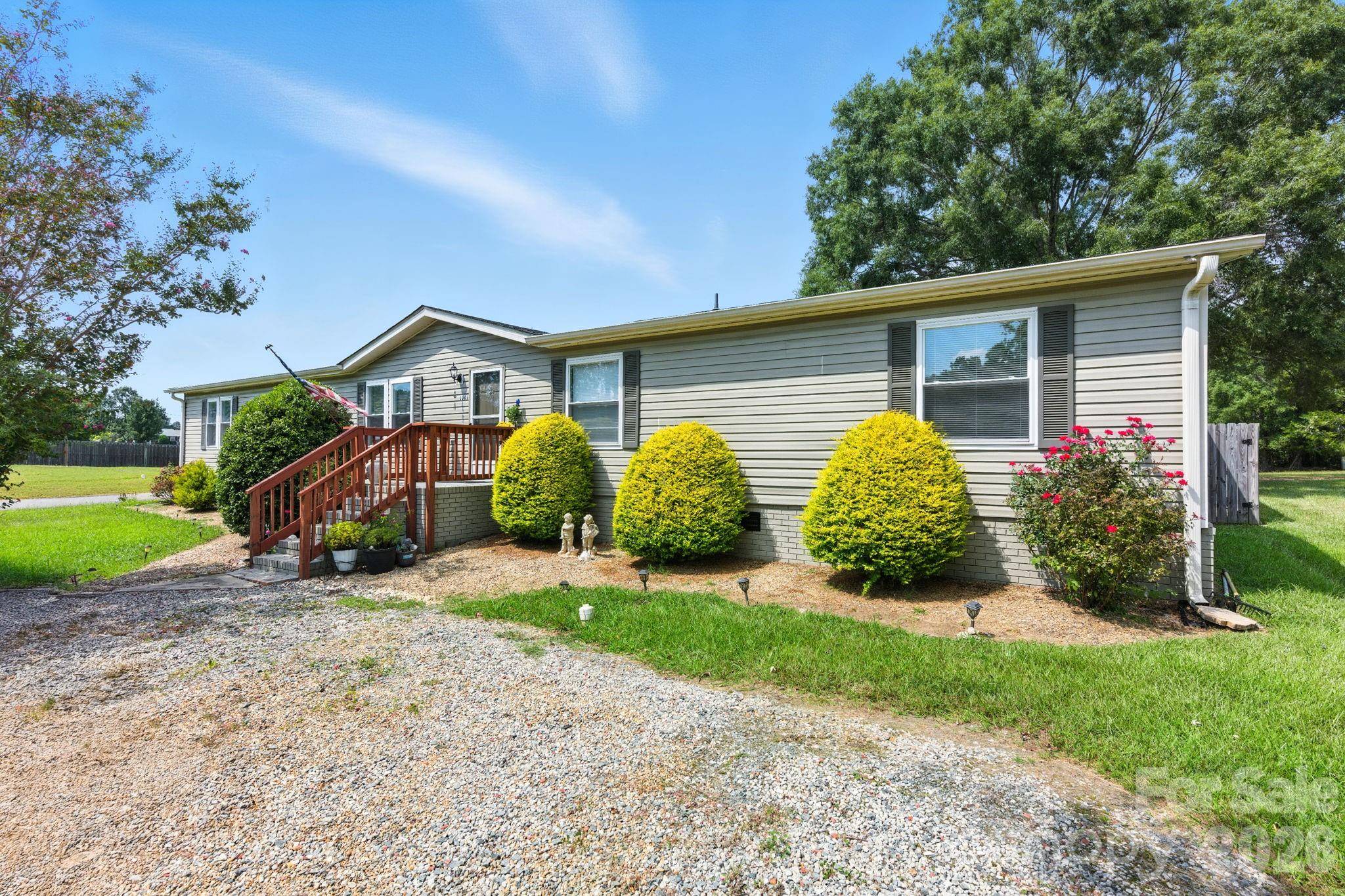 1001 Olde Creek TRL, Concord, NC 28025