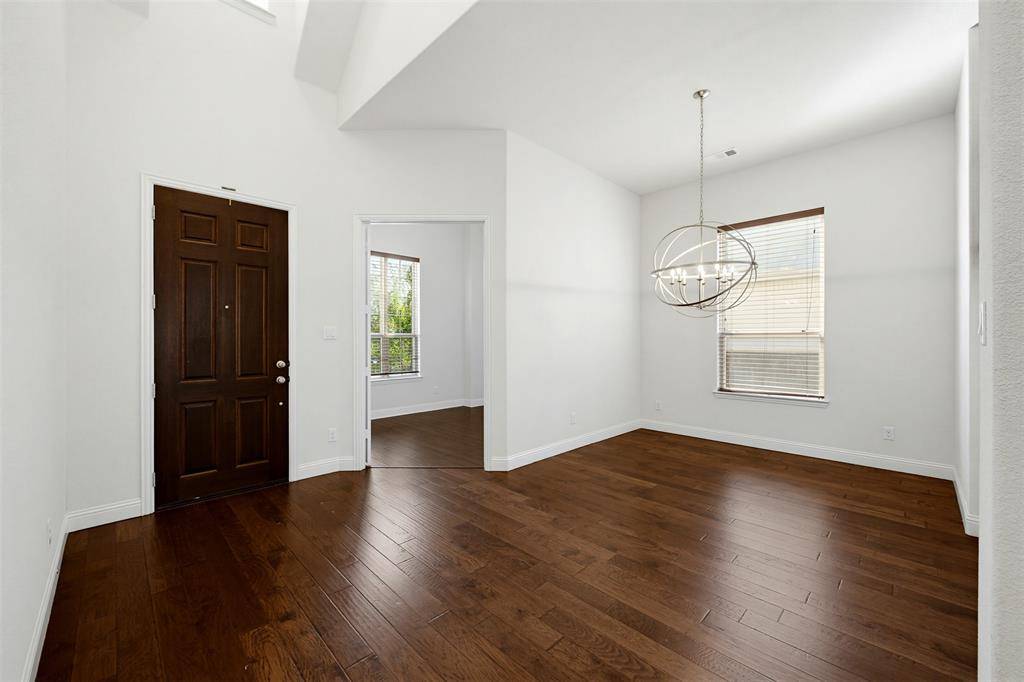 1920 Roundtree Circle E, Fort Worth, TX 76008