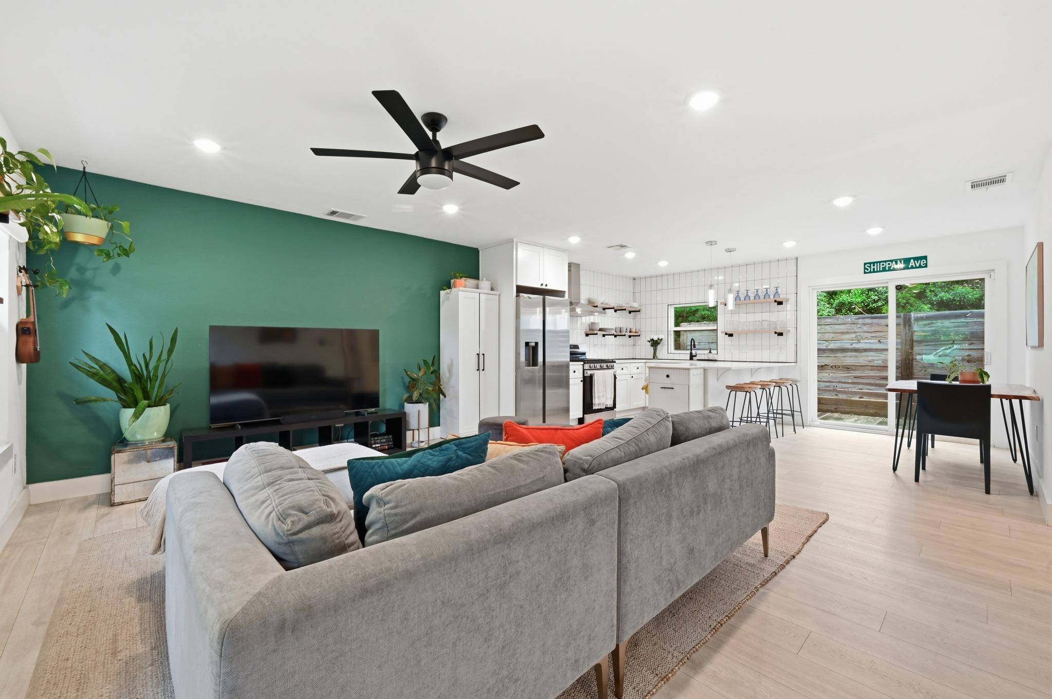 1406 Camelot CIR #1, Austin, TX 78745