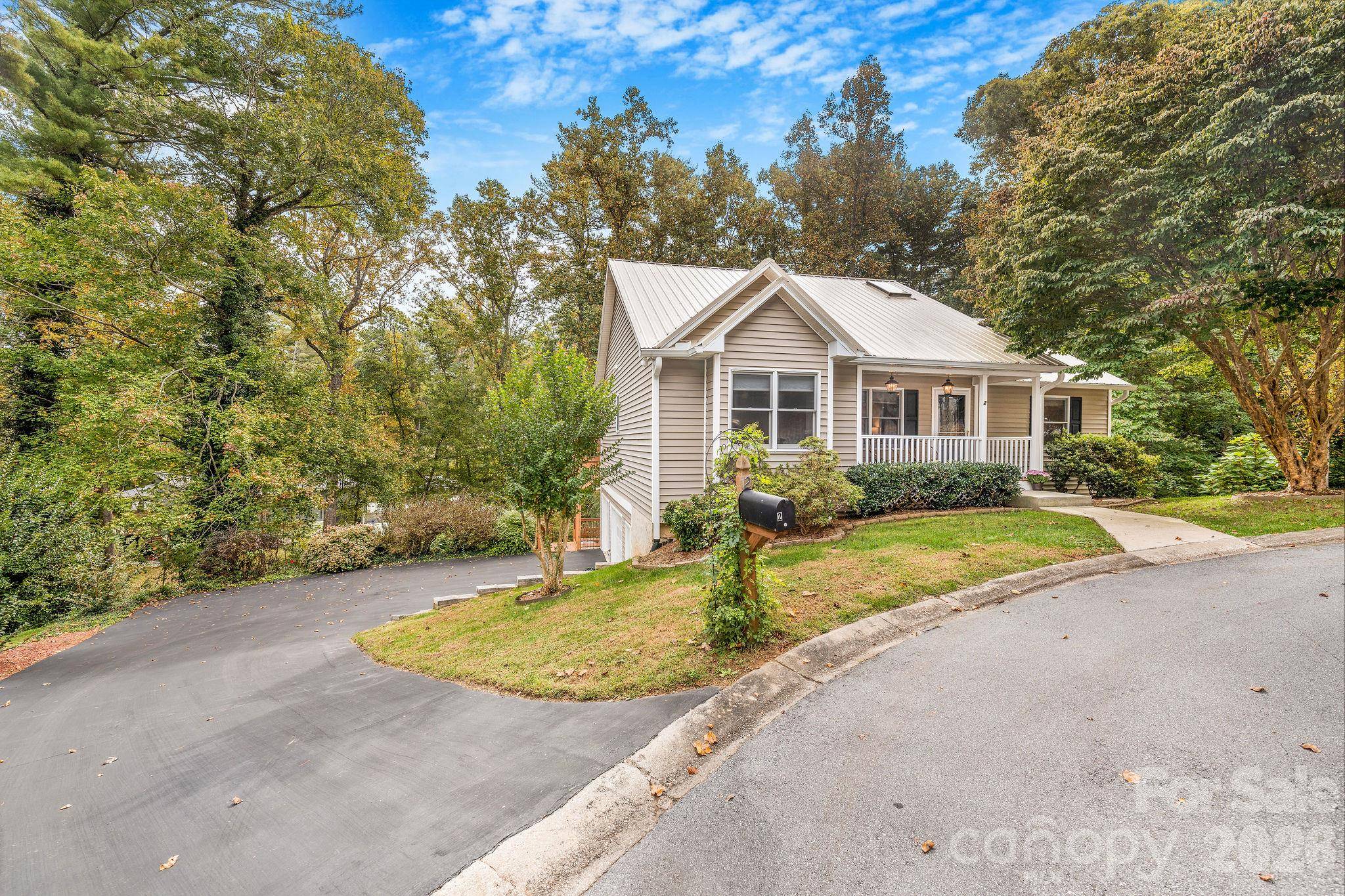 2 Maybury PL, Arden, NC 28704