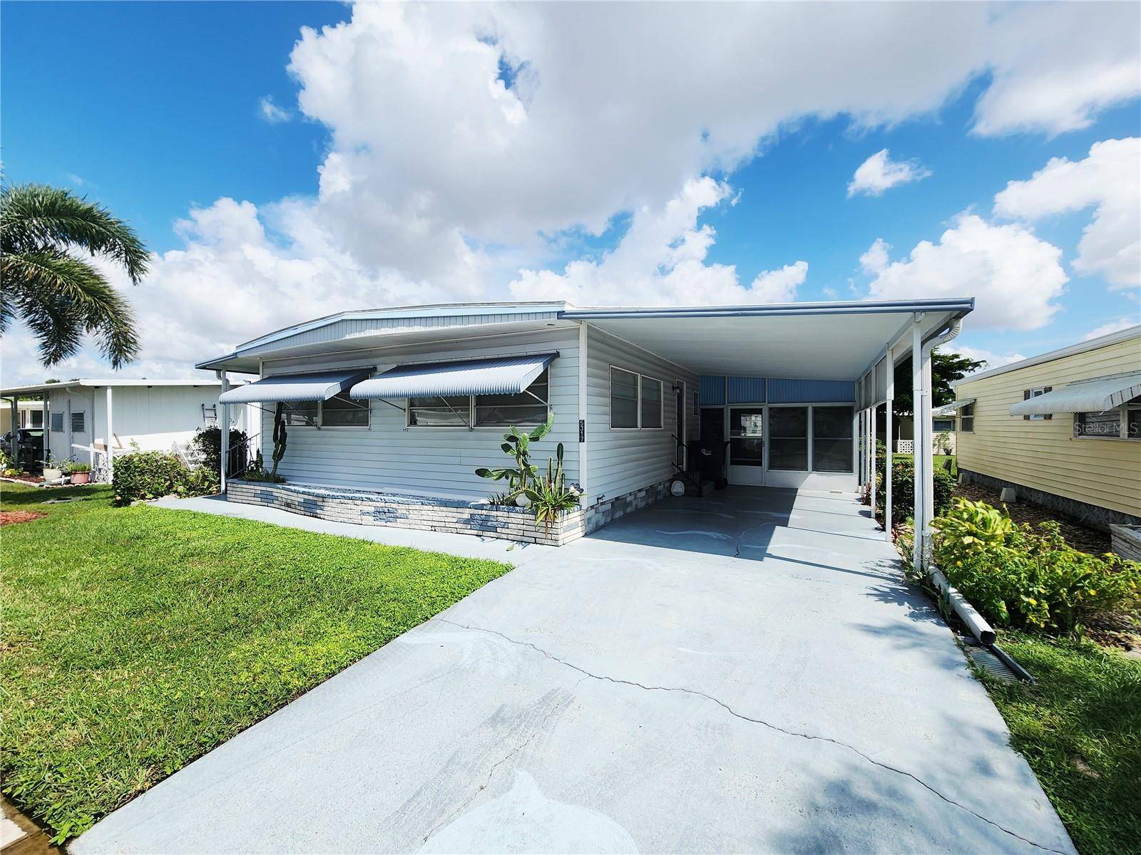 5317 CHATEAU LN, Bradenton, FL 34207