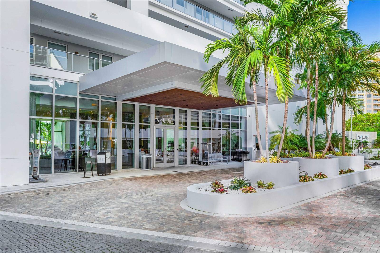 1155 N GULFSTREAM AVE #208, Sarasota, FL 34236
