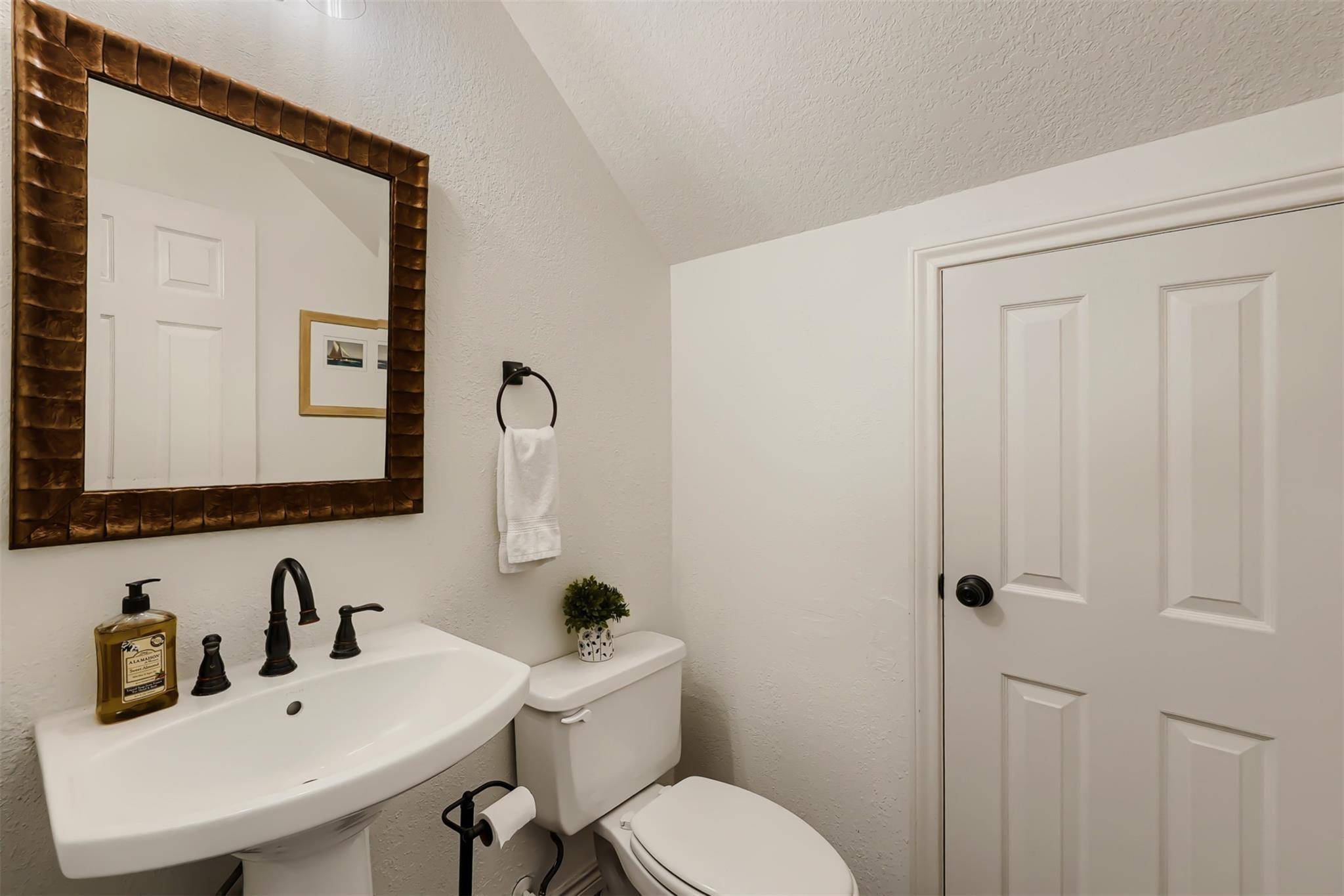 1918 Lakeway BLVD, Lakeway, TX 78734