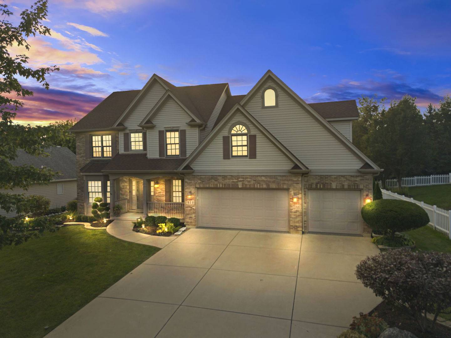 918 Elm ST, Sugar Grove, IL 60554