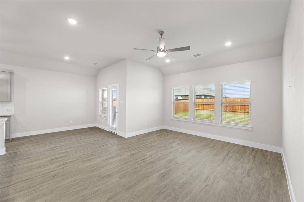 2372 Bell Way, Forney, TX 75126