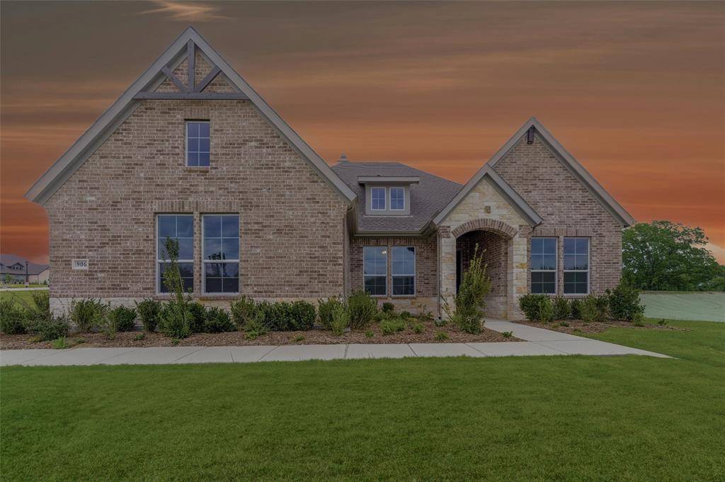 906 Perrin Lane, Van Alstyne, TX 75495