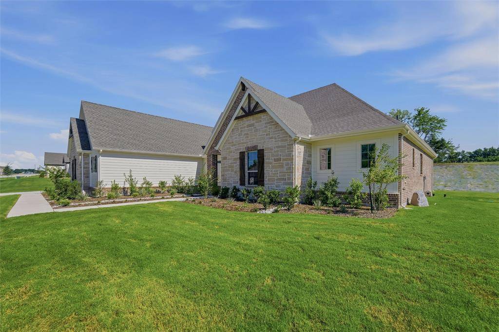 1002 Perrin Lane, Van Alstyne, TX 75495