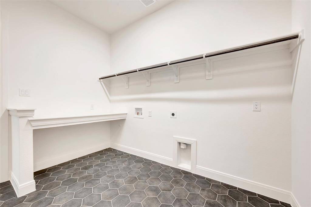3551 Redbud Flower Trail, Venus, TX 76084
