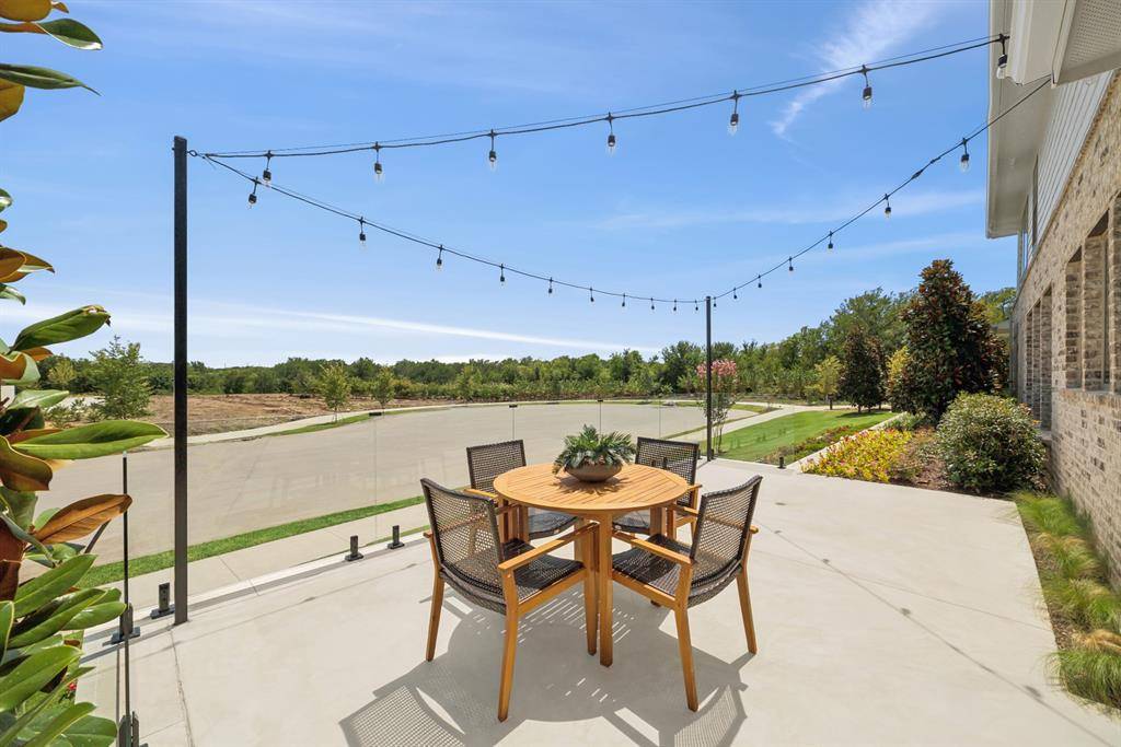 1001 Marigold Lane, Crowley, TX 76036