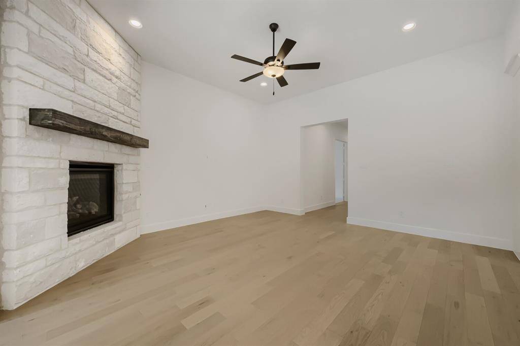 1813 Flowerfield Lane, Mansfield, TX 76063