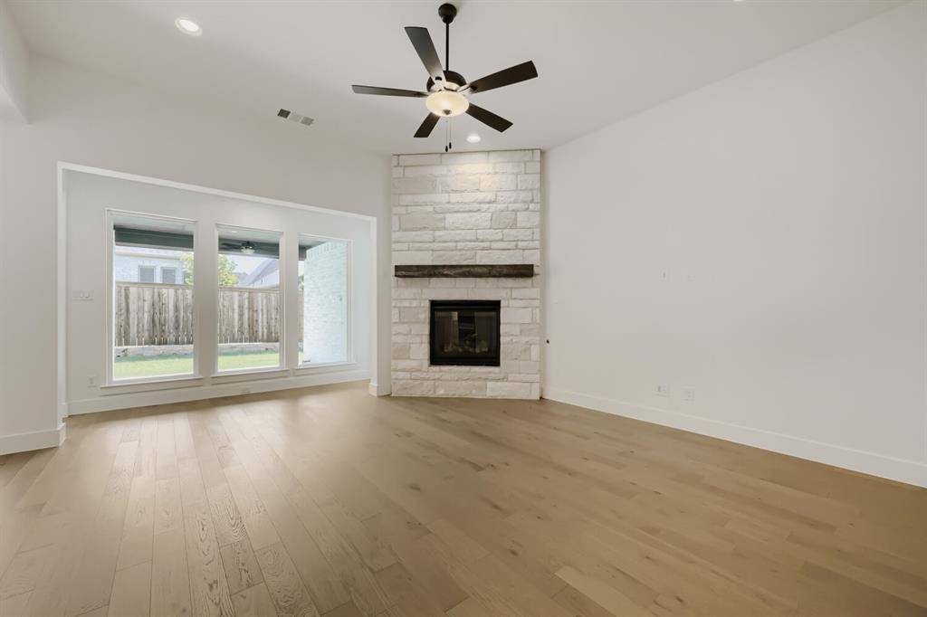 1813 Flowerfield Lane, Mansfield, TX 76063