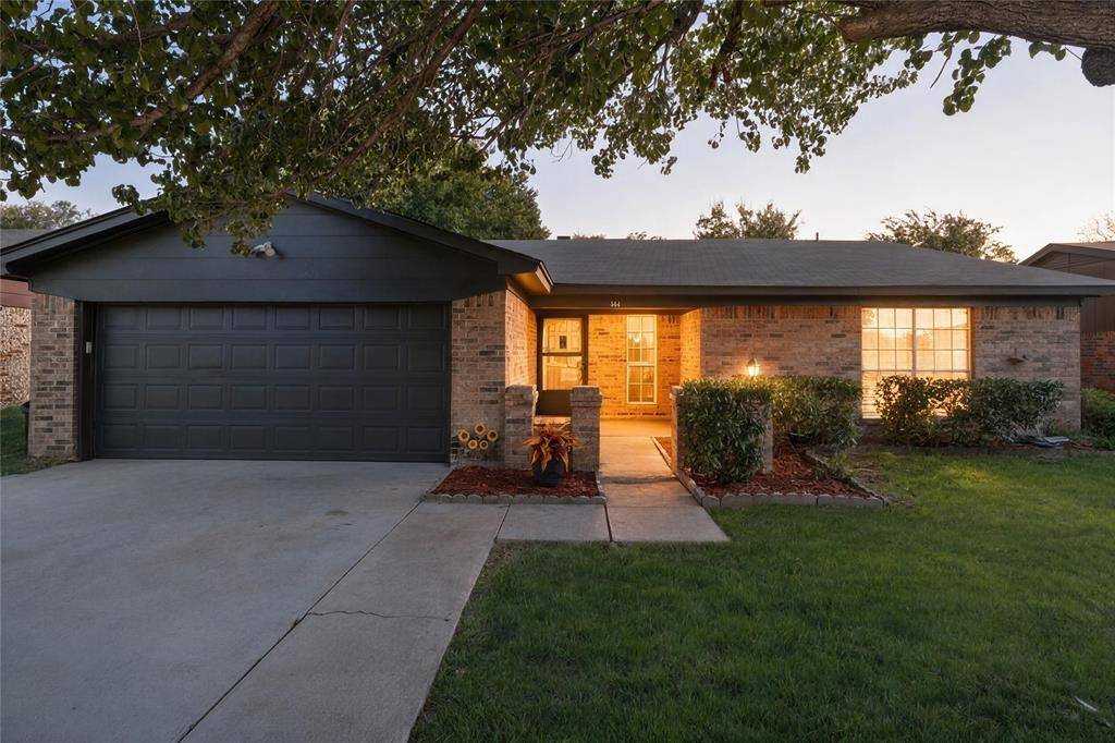 304 Cambridge Drive, Saginaw, TX 76179