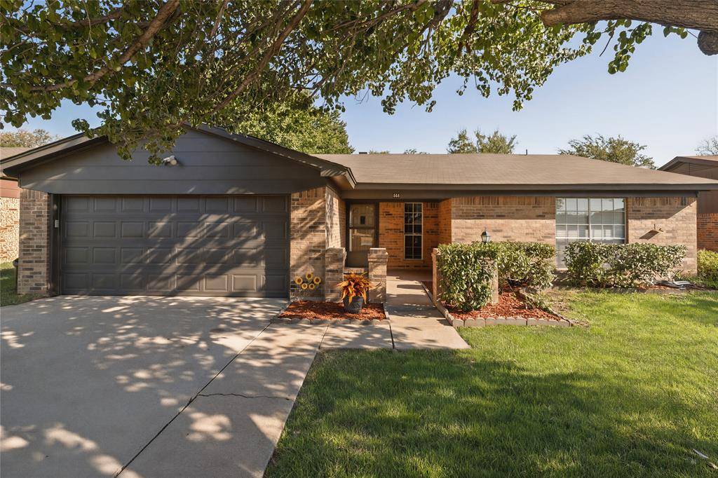 304 Cambridge Drive, Saginaw, TX 76179
