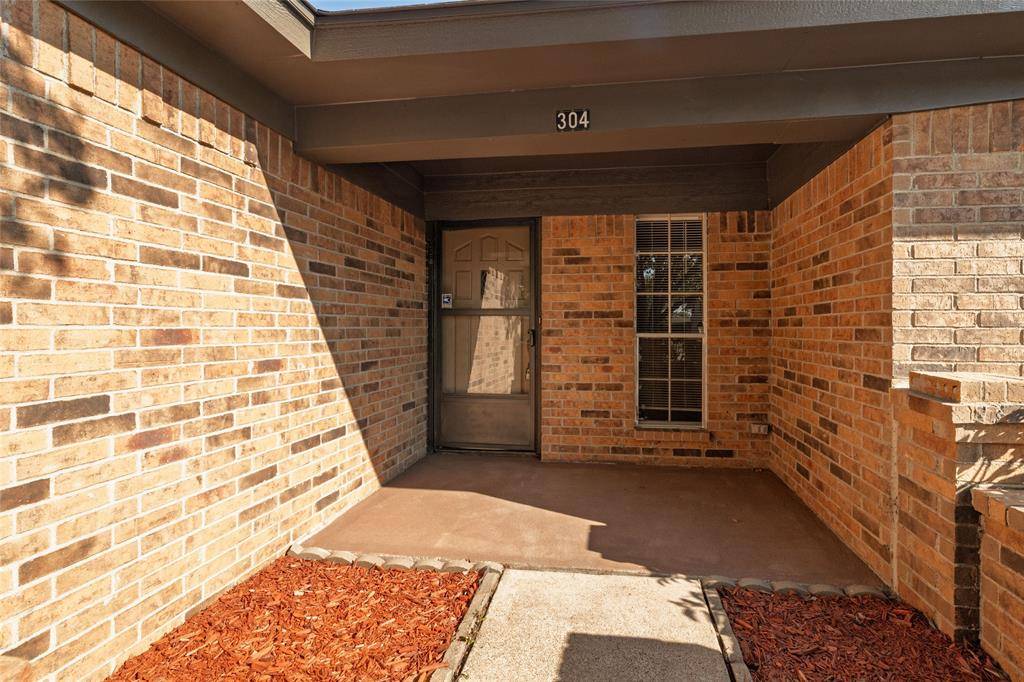 304 Cambridge Drive, Saginaw, TX 76179