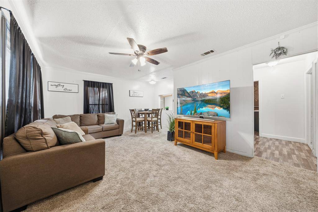 129 Victory Drive, Beverly Hills, TX 76711