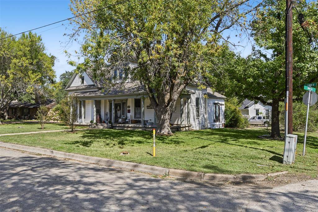 234 S Ward Street, Italy, TX 76651