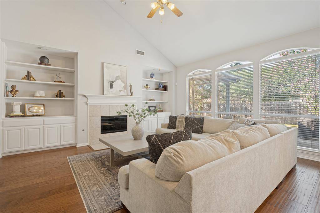 2323 Everton Drive, Arlington, TX 76001