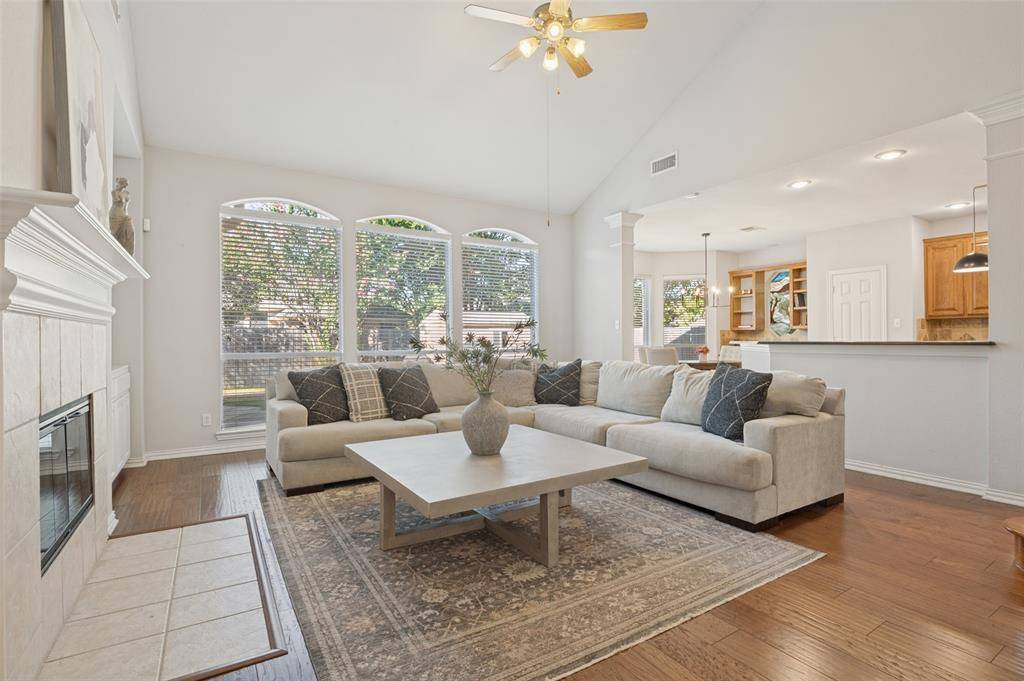 2323 Everton Drive, Arlington, TX 76001