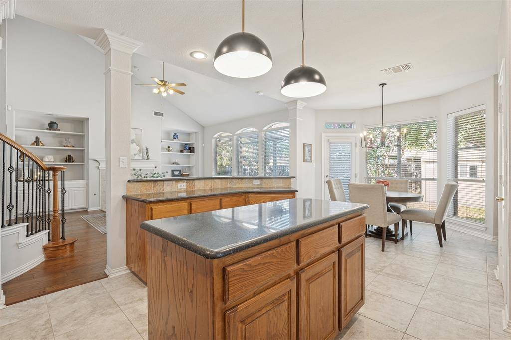 2323 Everton Drive, Arlington, TX 76001