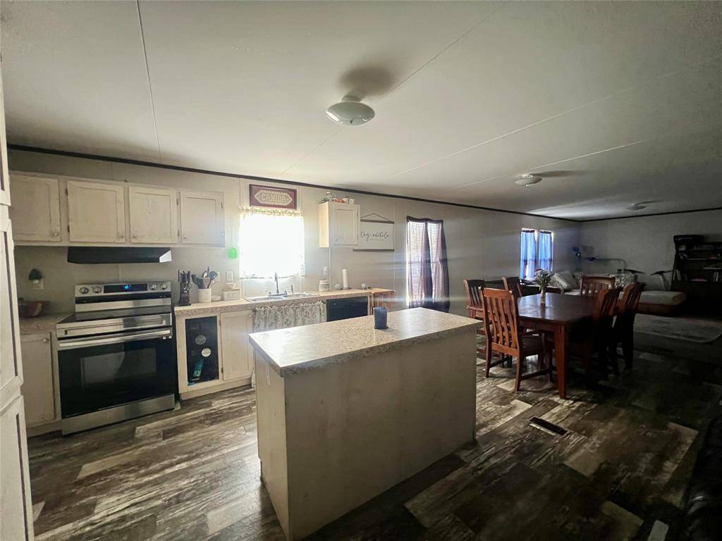806 S 3rd Street #6, Grandview, TX 76050