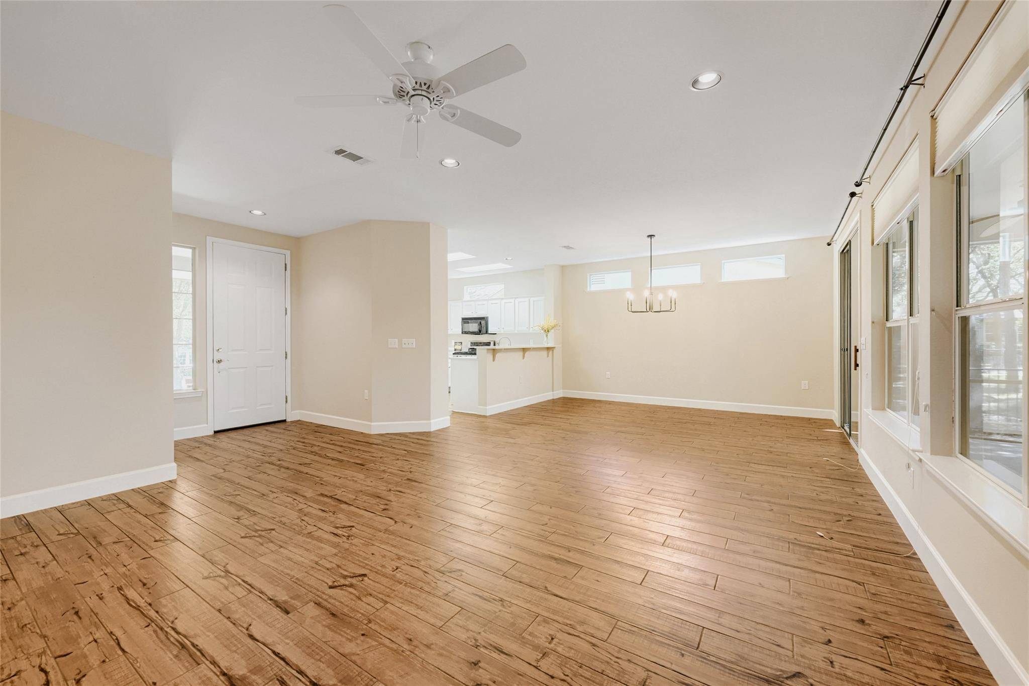 284 Whispering Wind DR, Georgetown, TX 78633