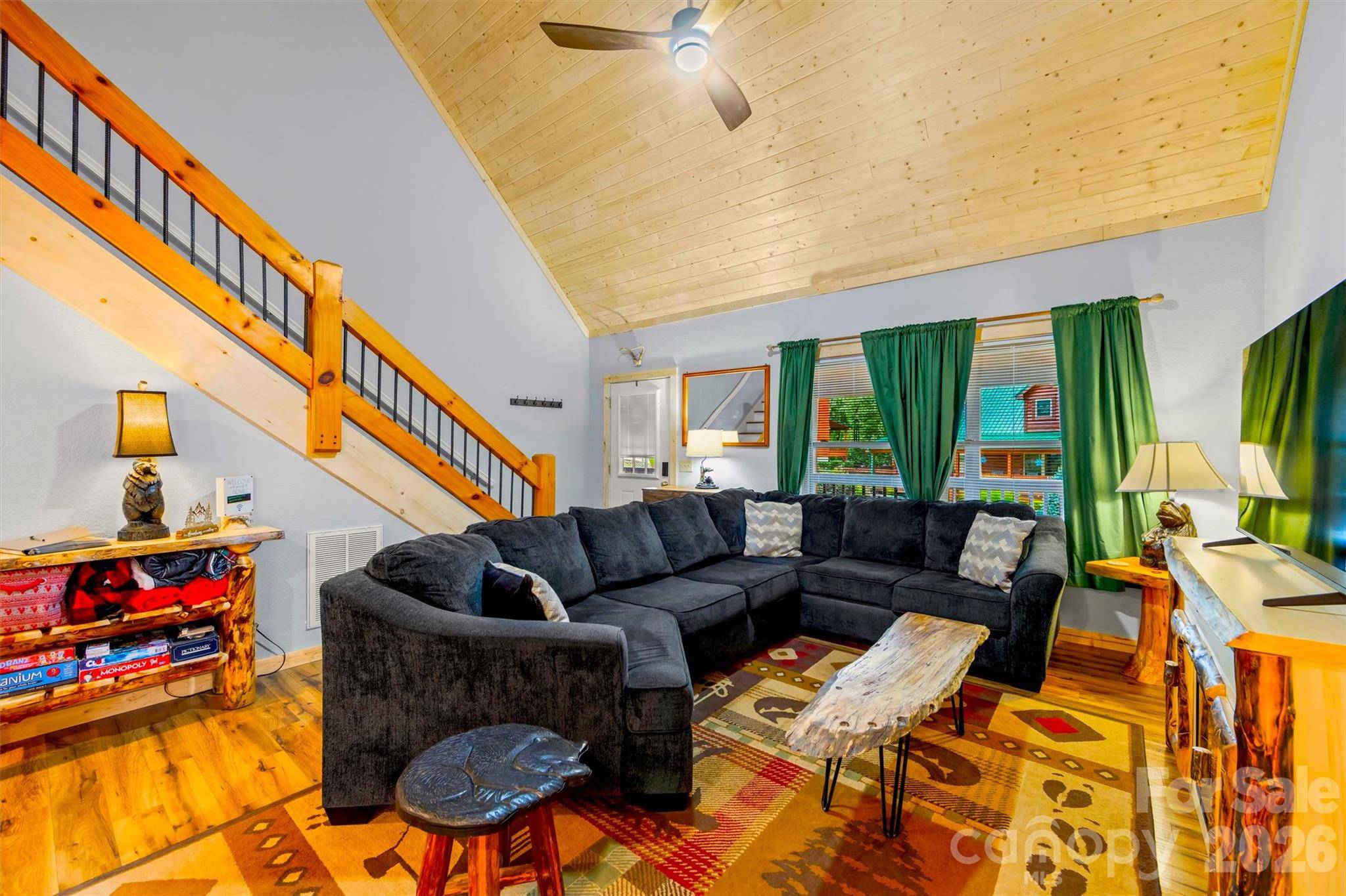 588 Panoramic LOOP, Maggie Valley, NC 28751