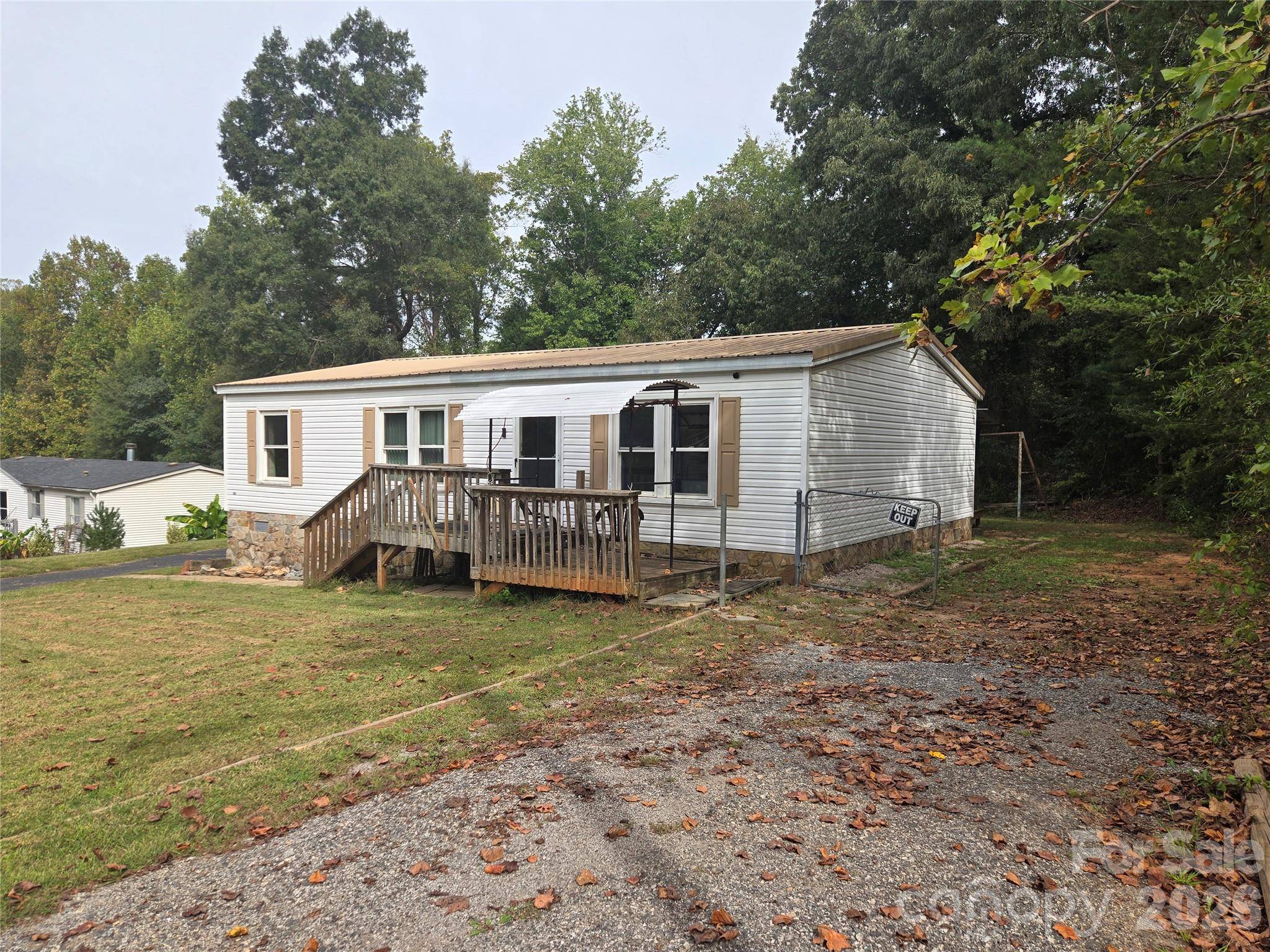 1127 McRee Heights CIR, Newton, NC 28658