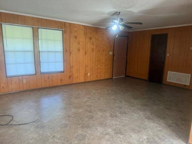 212 Bluebonnet RD, Lockhart, TX 78644