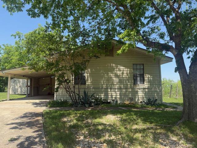 212 Bluebonnet RD, Lockhart, TX 78644