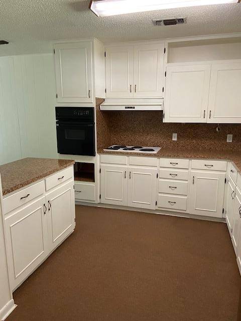 806 Merritt DR, Lockhart, TX 78644