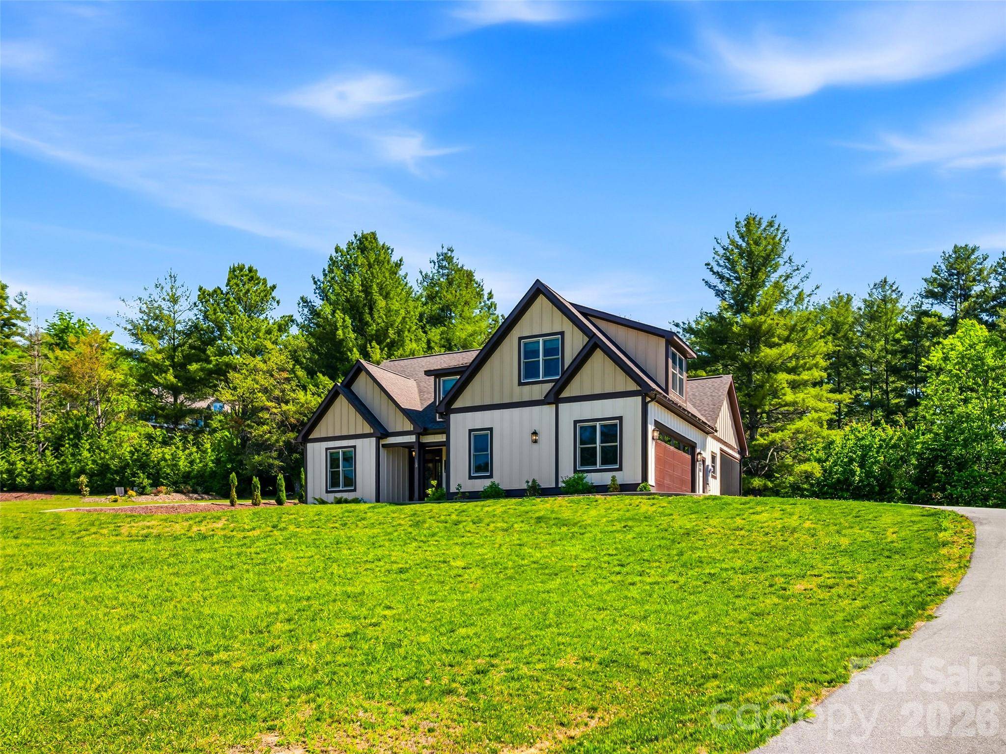 158 Trellem TRL, Hendersonville, NC 28739