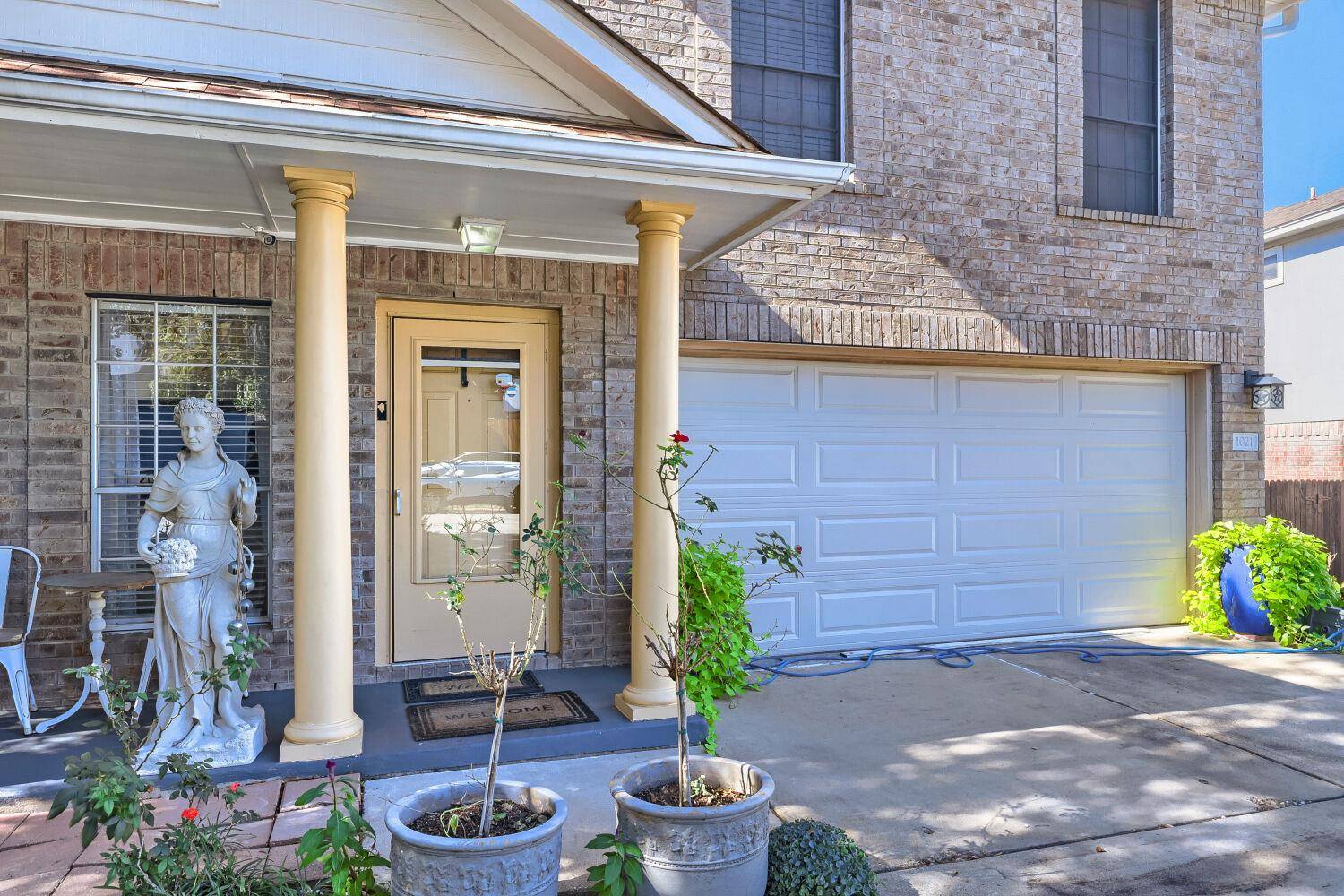 1021 Traci Michelle DR, Pflugerville, TX 78660