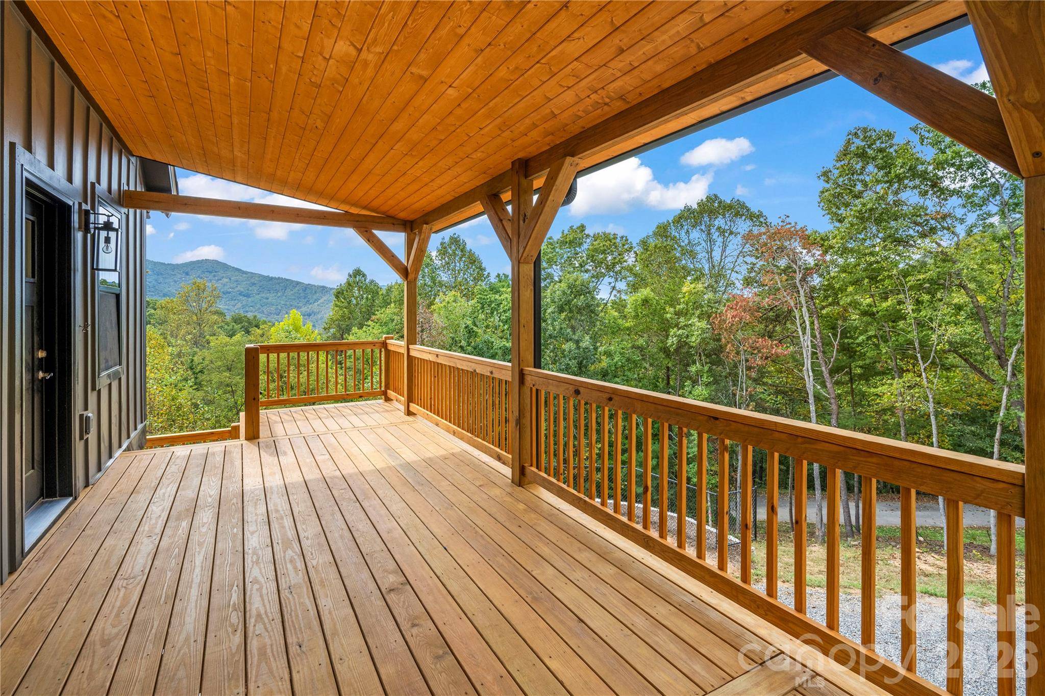 9 Nellie Bell LN, Swannanoa, NC 28778