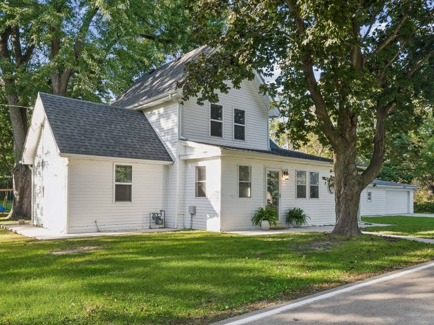 3S530 Finley RD, Sugar Grove, IL 60554