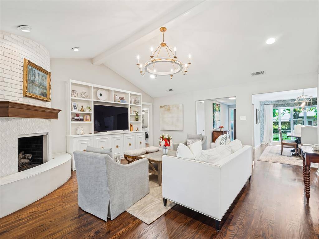 9049 Maguires Bridge Drive, Dallas, TX 75231