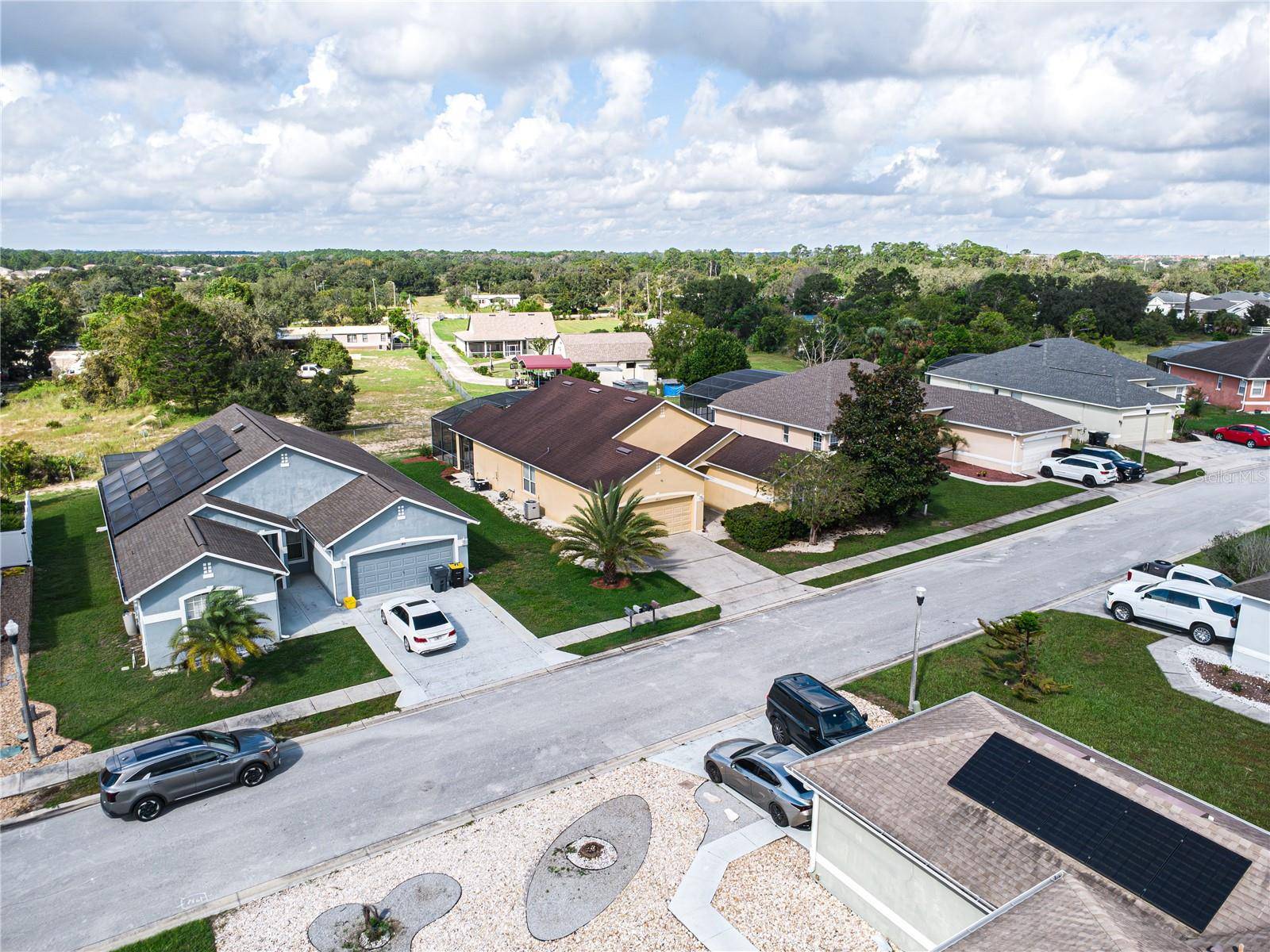 253 WILDFLOWER RD, Davenport, FL 33837