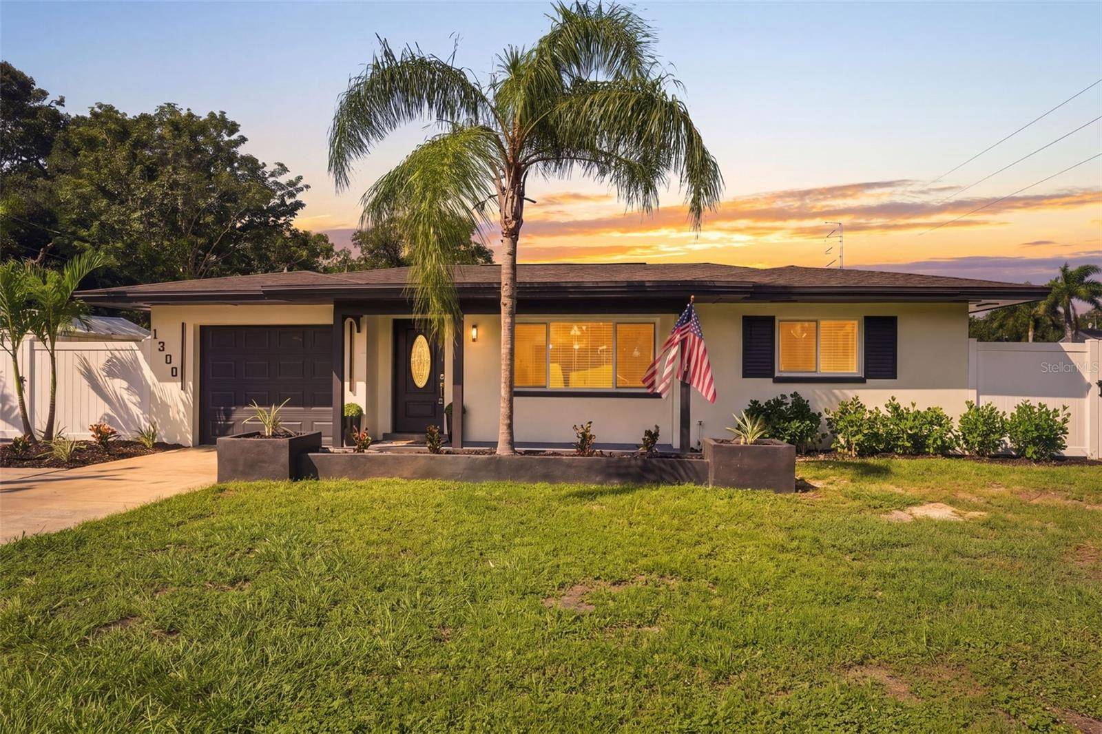 1300 S HILLCREST AVE, Clearwater, FL 33756