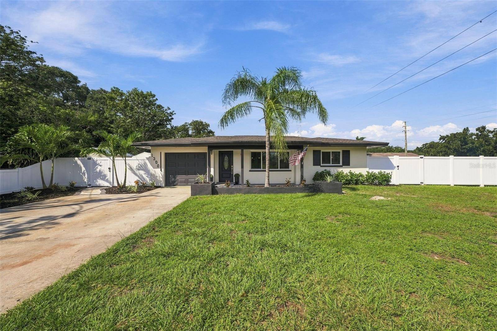 1300 S HILLCREST AVE, Clearwater, FL 33756