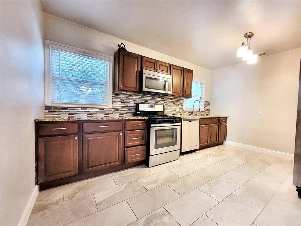 1009 E 38 1/2 ST #B, Austin, TX 78751