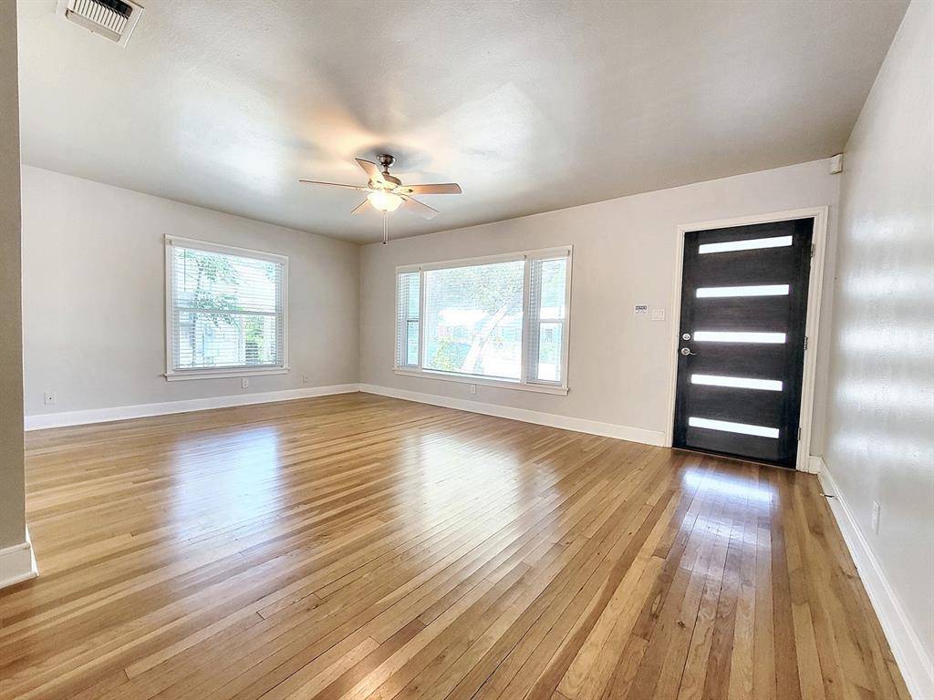 1009 E 38 1/2 ST #B, Austin, TX 78751
