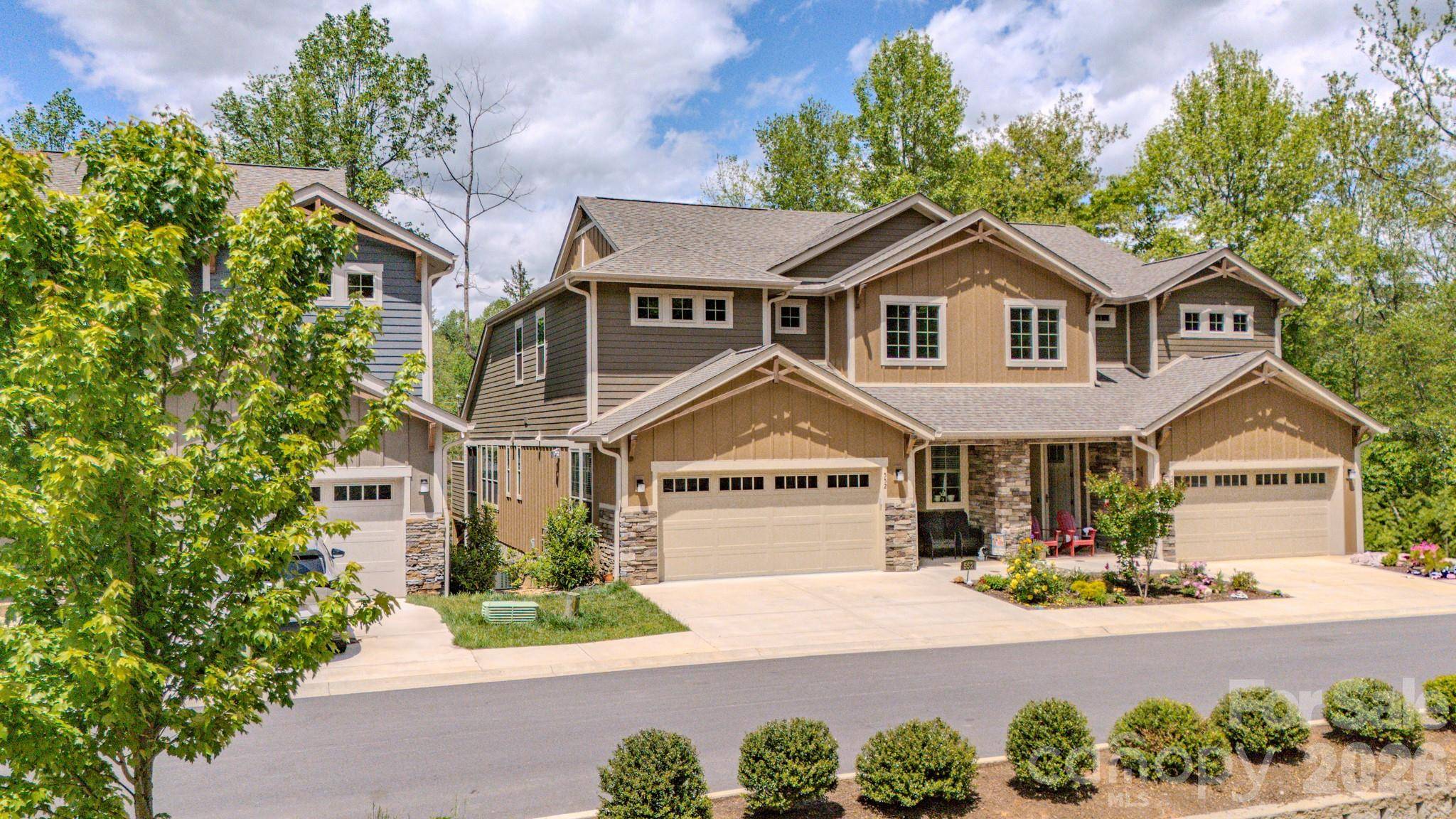 552 Sweet Birch Park LN, Black Mountain, NC 28711