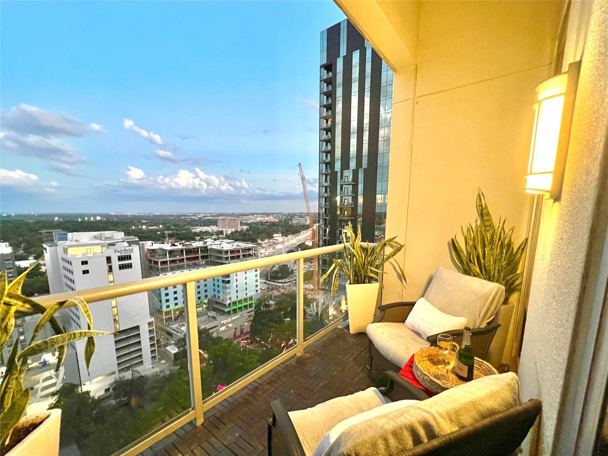 603 Davis ST #2204, Austin, TX 78701