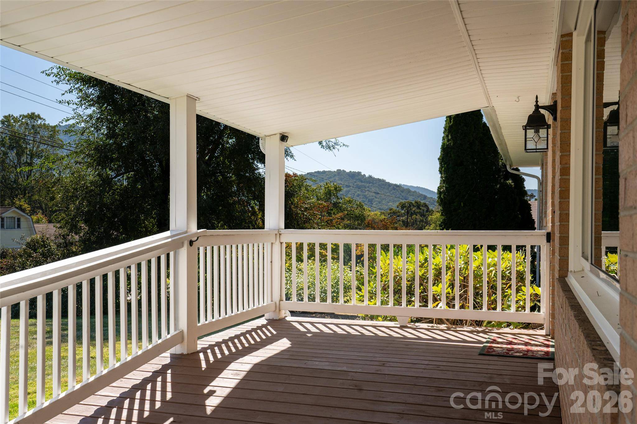 23 Wagon RD, Asheville, NC 28805