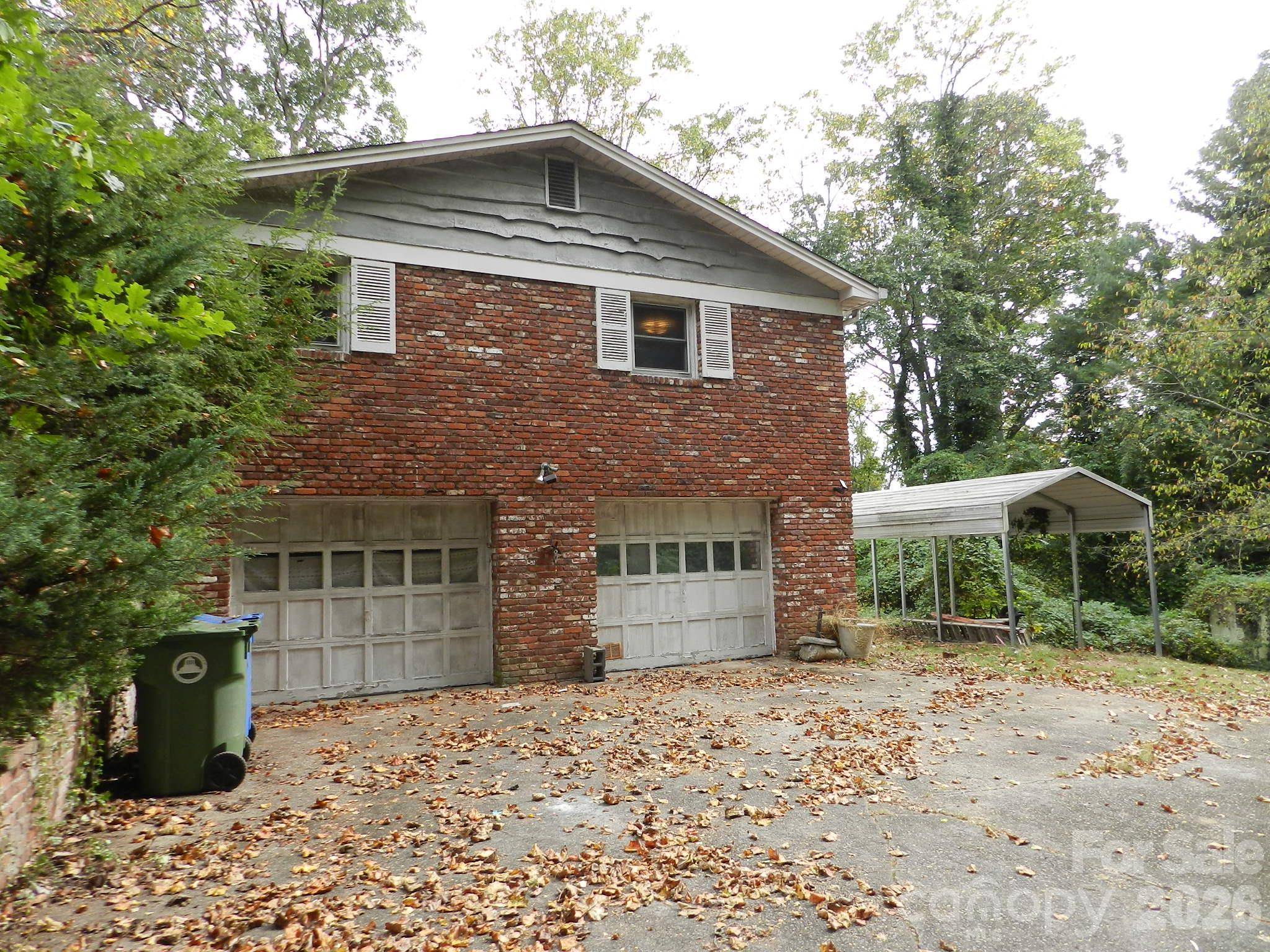 25 Chateau PL, Asheville, NC 28805